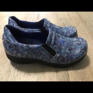 Nursing clogs